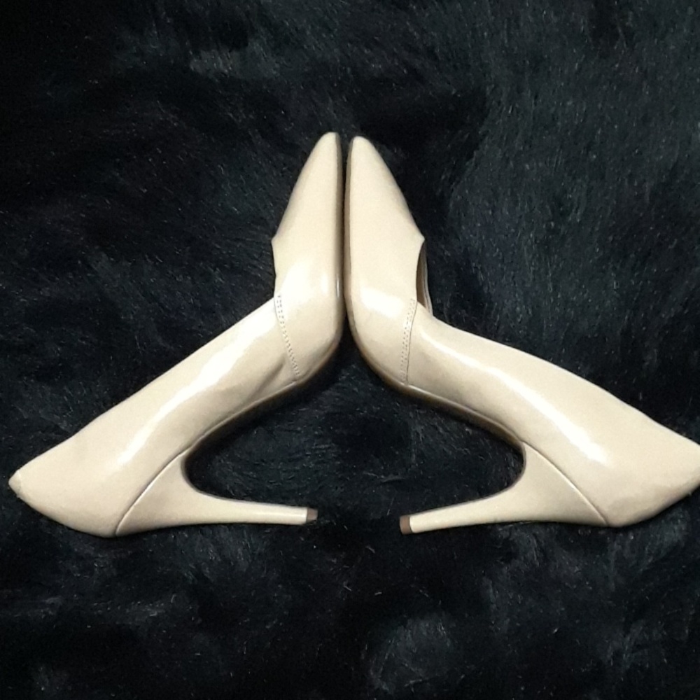 Shoes - Picture 5 of 5
